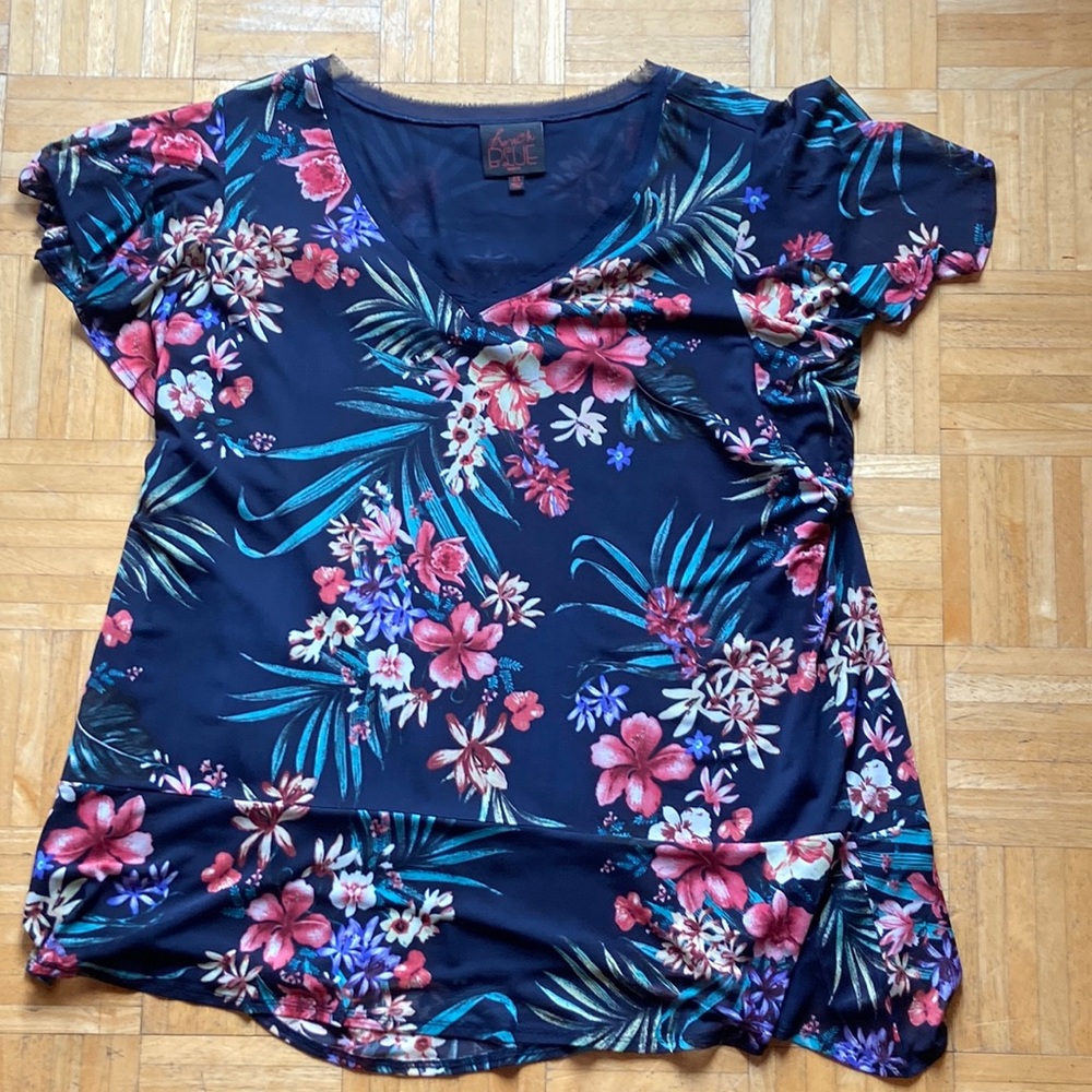 floral top with navy lining/flutter sleeves/ruffle bottom -  2x by French Blue